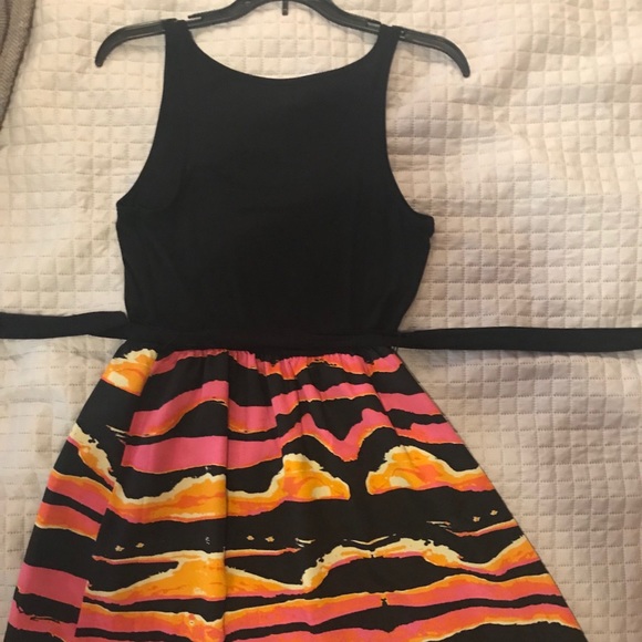 Mac & Jac Fun and cute casual Mac & Jac dress - Picture 4 of 5